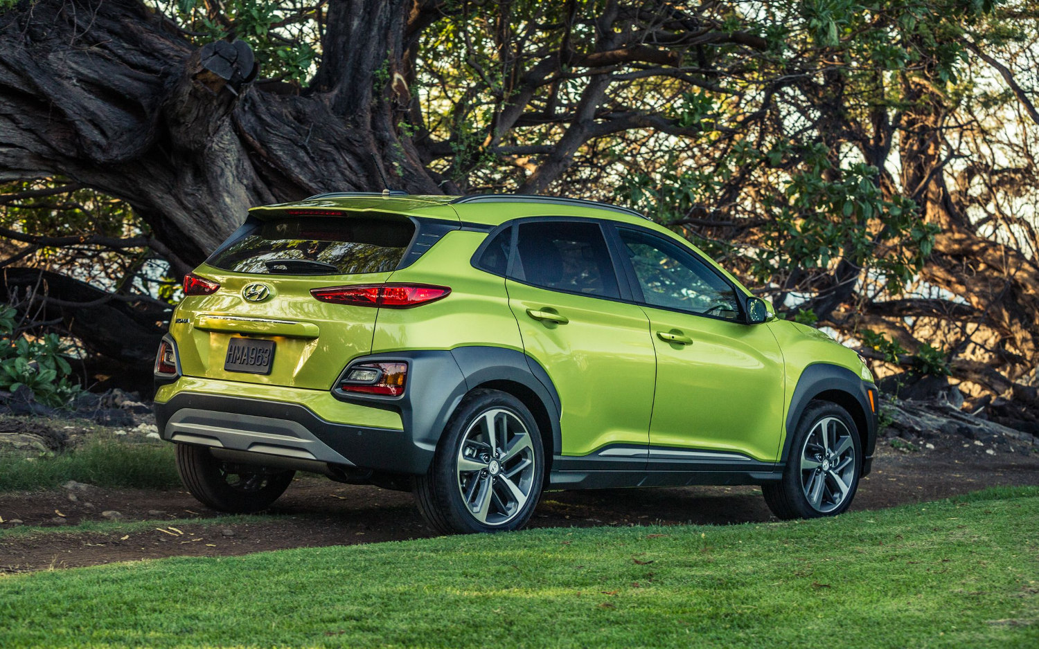 Comparison Ford Ecosport Titanium 2018 vs Hyundai Kona SE 2018 SUV Drive